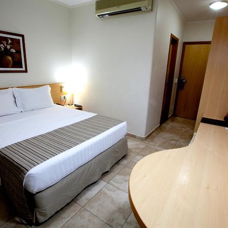 Oitis Hotel Goiânia Habitación foto